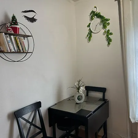 Mon