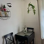Mon