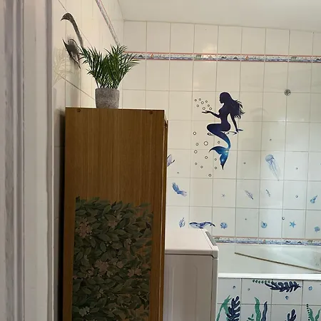 Mon